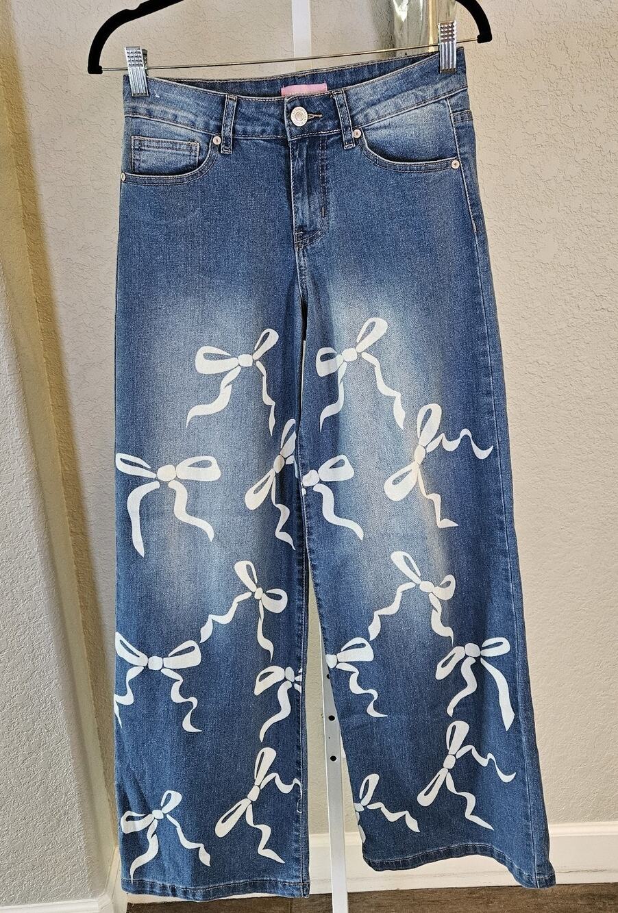 Lilac Sunset Medium Blue Wide Leg Bow Print Jeans Size 5 EUC Coquette